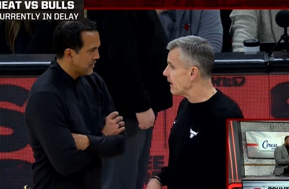 要打了吗？公牛热火球员回到场地 比赛已经延迟一个半小时